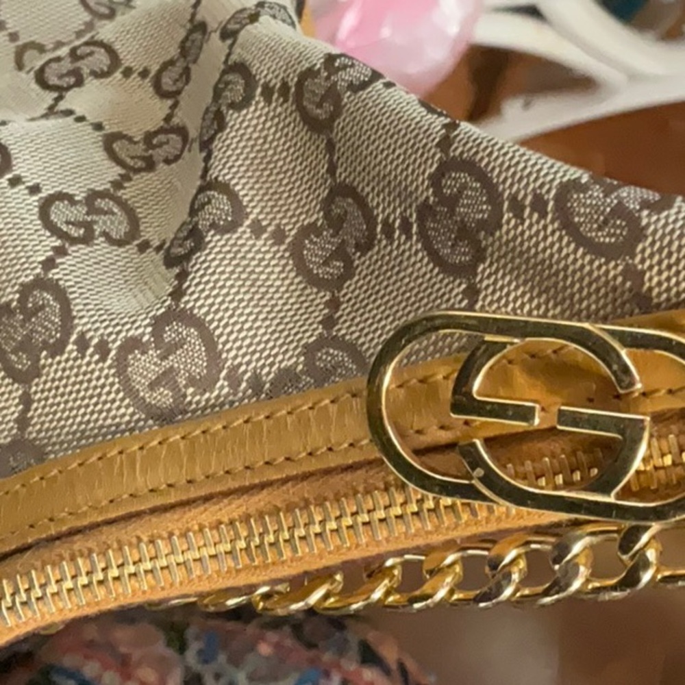 Gucci $1800 Bag, Crossbody, Leather Separating On Strap final sale free chain - Picture 2 of 5